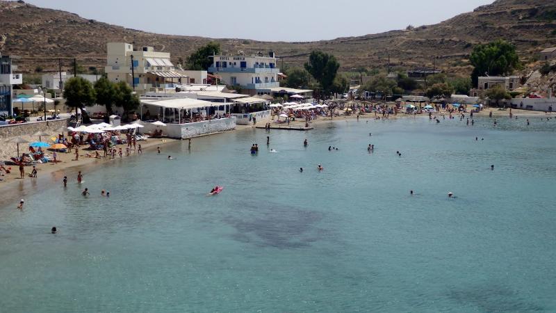 ΕΝΟΙΚΙΑΖΟΜΕΝΑ ΔΩΜΑΤΙΑ LOCO VERANO ΒΑΡΗ ΠΑΡΑΛΙΑ ΣΥΡΟΣ